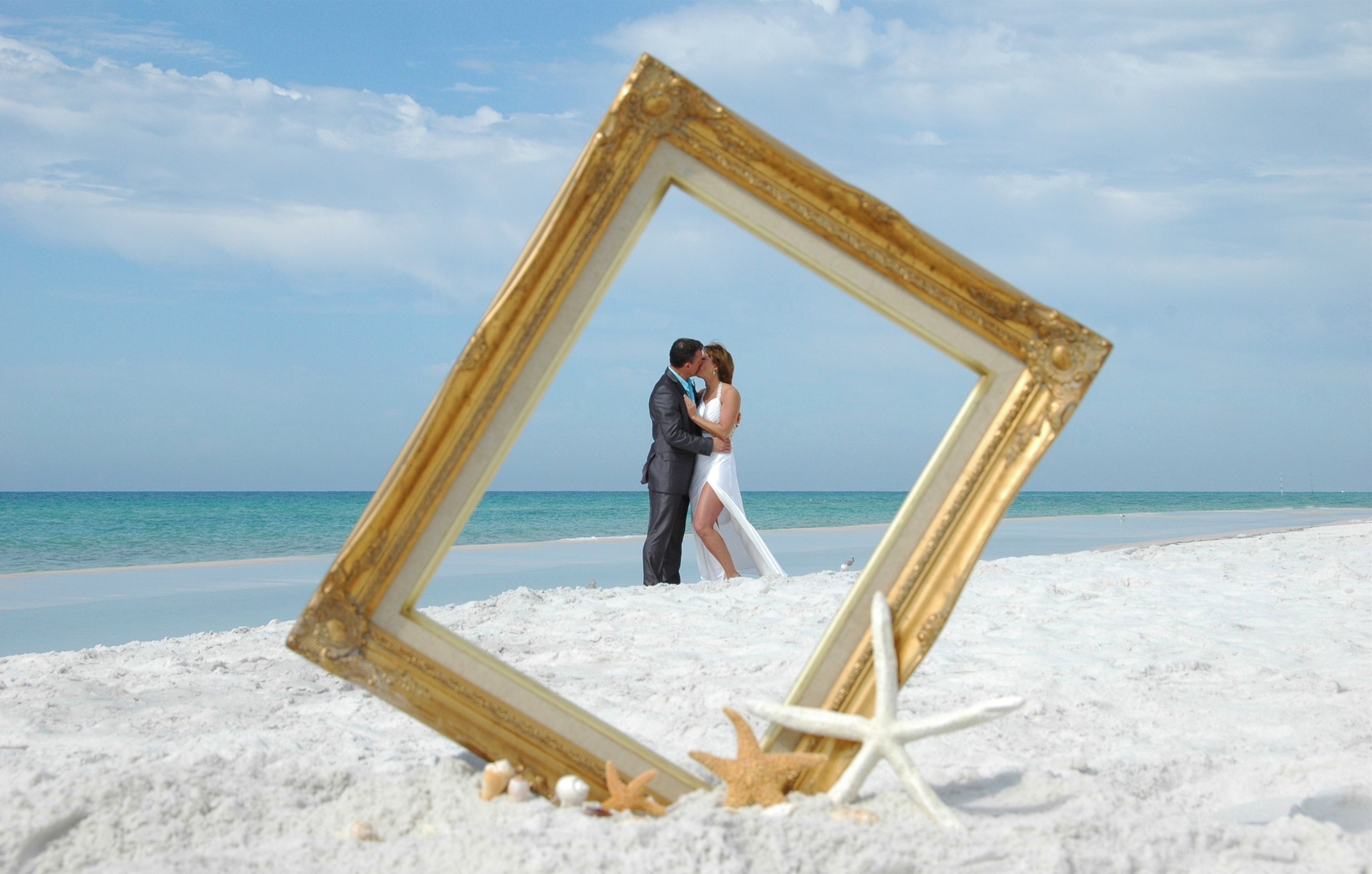Beach weddings on Florida's Emerald Coast