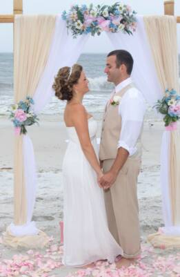 ustom barefoot beach weddings package in Florida